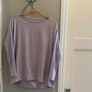 Lavender Women's Back In Action Top from Lululemon💜💜💜💜💜💜💜💜💜💜💜💜💜💜💜💜💜💜💜